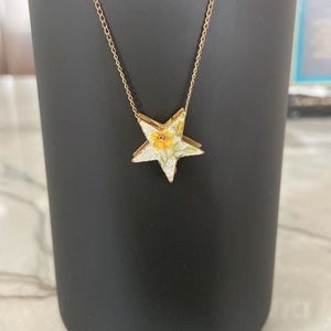 Gold Chain w Star ⭐️ Flower Necklace